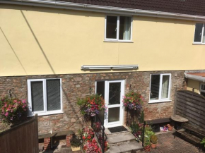 Courthouse Street Cottage near Cheddar Gorge 2 Bed